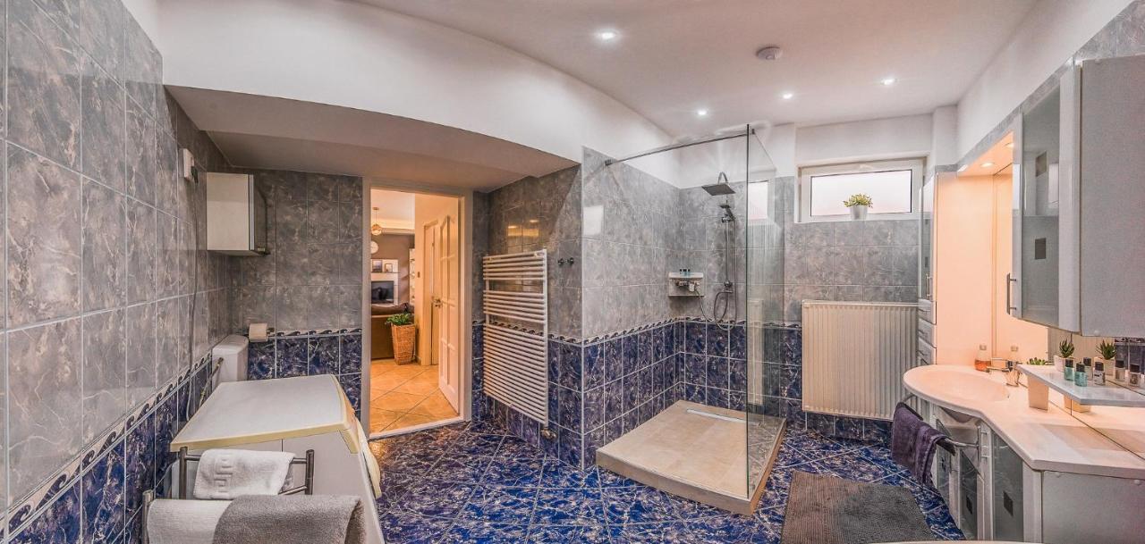 Riverside Apartman**** ミシュコルツ エクステリア 写真