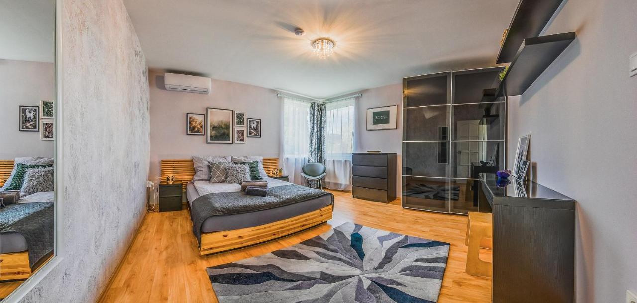 Riverside Apartman**** ミシュコルツ エクステリア 写真